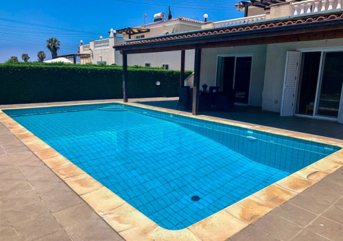 210 Villa Athena Coral Bay. Heated 10m pool to villa