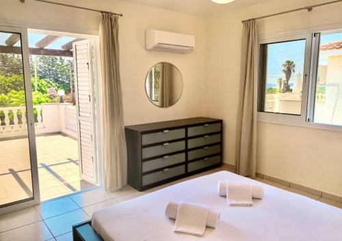 Villa Athena Coral Bay. Double master bedroom to terrace