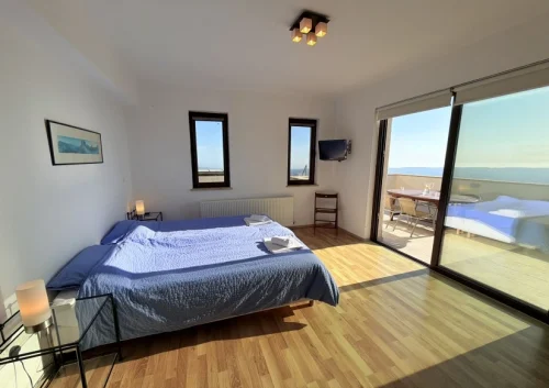 30-Villa-Ampelitis-Main-Bedroom-with-balcony