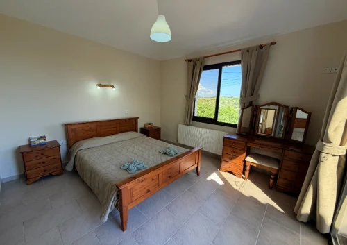 50-Villa-Vineyard-View-main-bedroom-with-ensuite-and-balcony